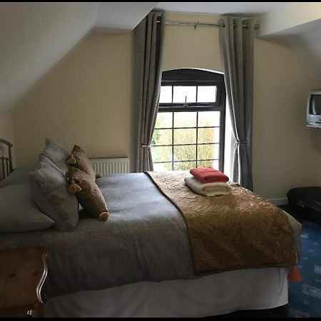 The Dog & Doublet Inn Kingsbury Exteriér fotografie
